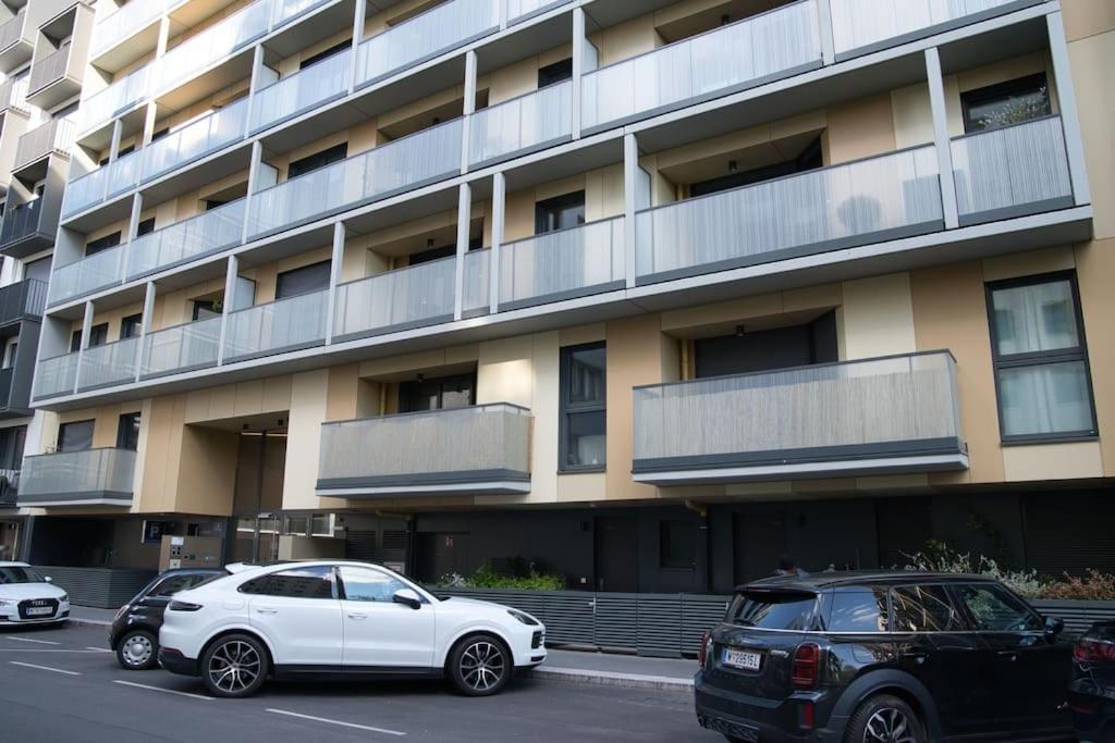 Modern Apartment Near Stadtpark Vienna Exterior photo
